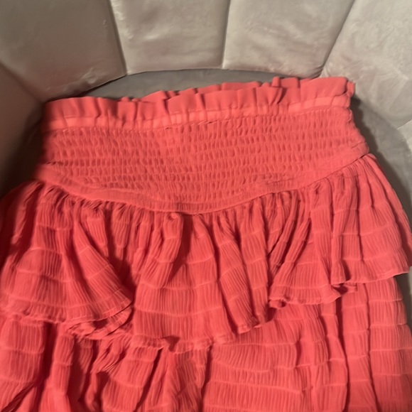 Ruched coral skirt NWOT - Picture 2 of 4